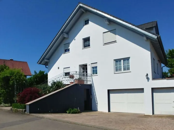 Gepflegtes Zweifamilienhaus in Hundersingen/Oberstadion – Ihr Traum vom Eigenheim wird wahr!