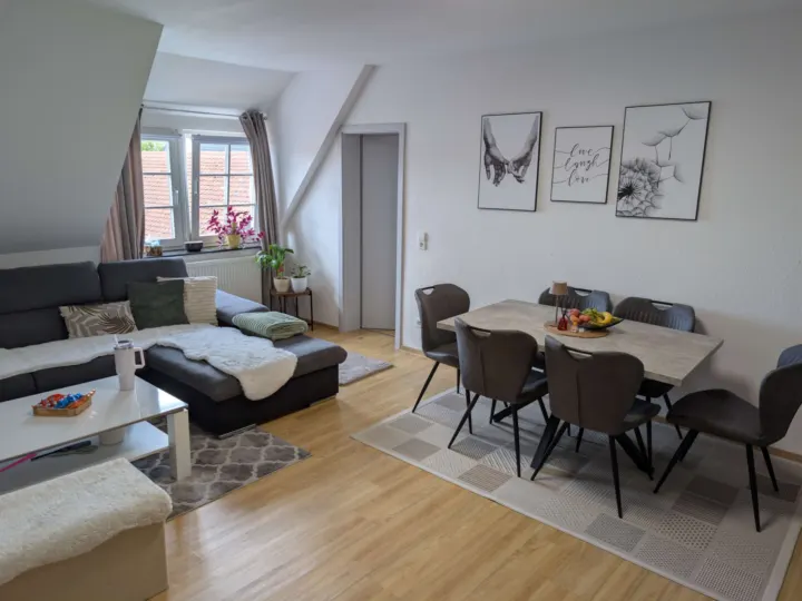 Charmante 2-Zimmer-Eigentumswohnung in denkmalgeschütztem Gebäude – zentral in Ochsenhausen